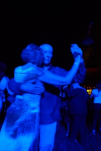 Erika and Ken, dancing to El Affronte